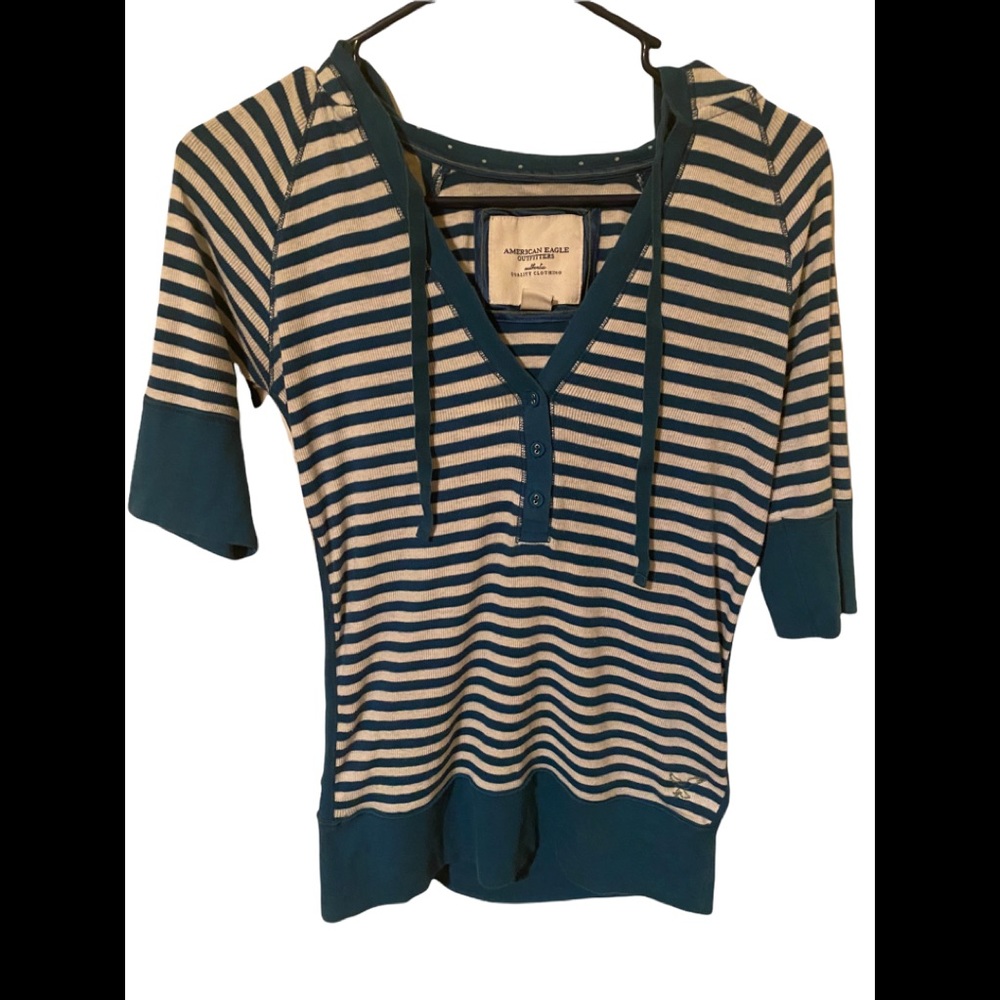 American Eagle size medium junior top with a hoodie.